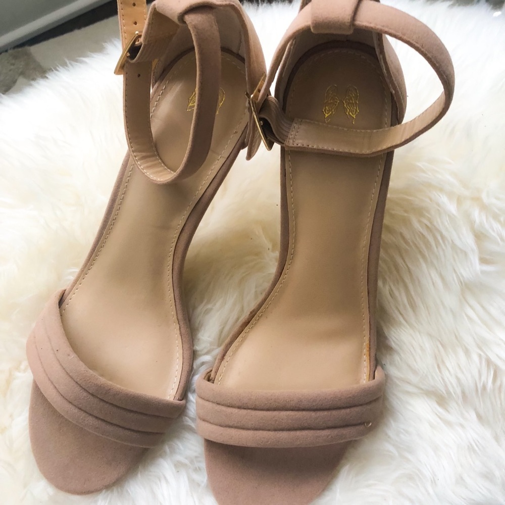 Victoria Secret Tan sandals with small heel